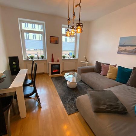 Zur Schleuse - Ferienwohnung Bis 6 Personen Mit Gem Garten Rostock Exteriör bild
