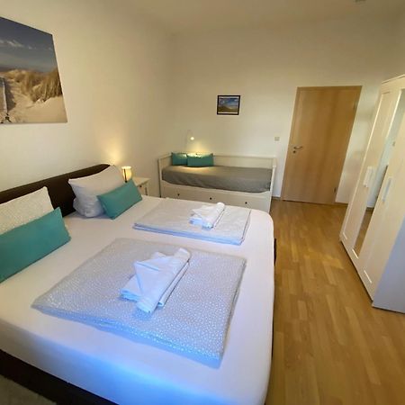 Zur Schleuse - Ferienwohnung Bis 6 Personen Mit Gem Garten Rostock Exteriör bild