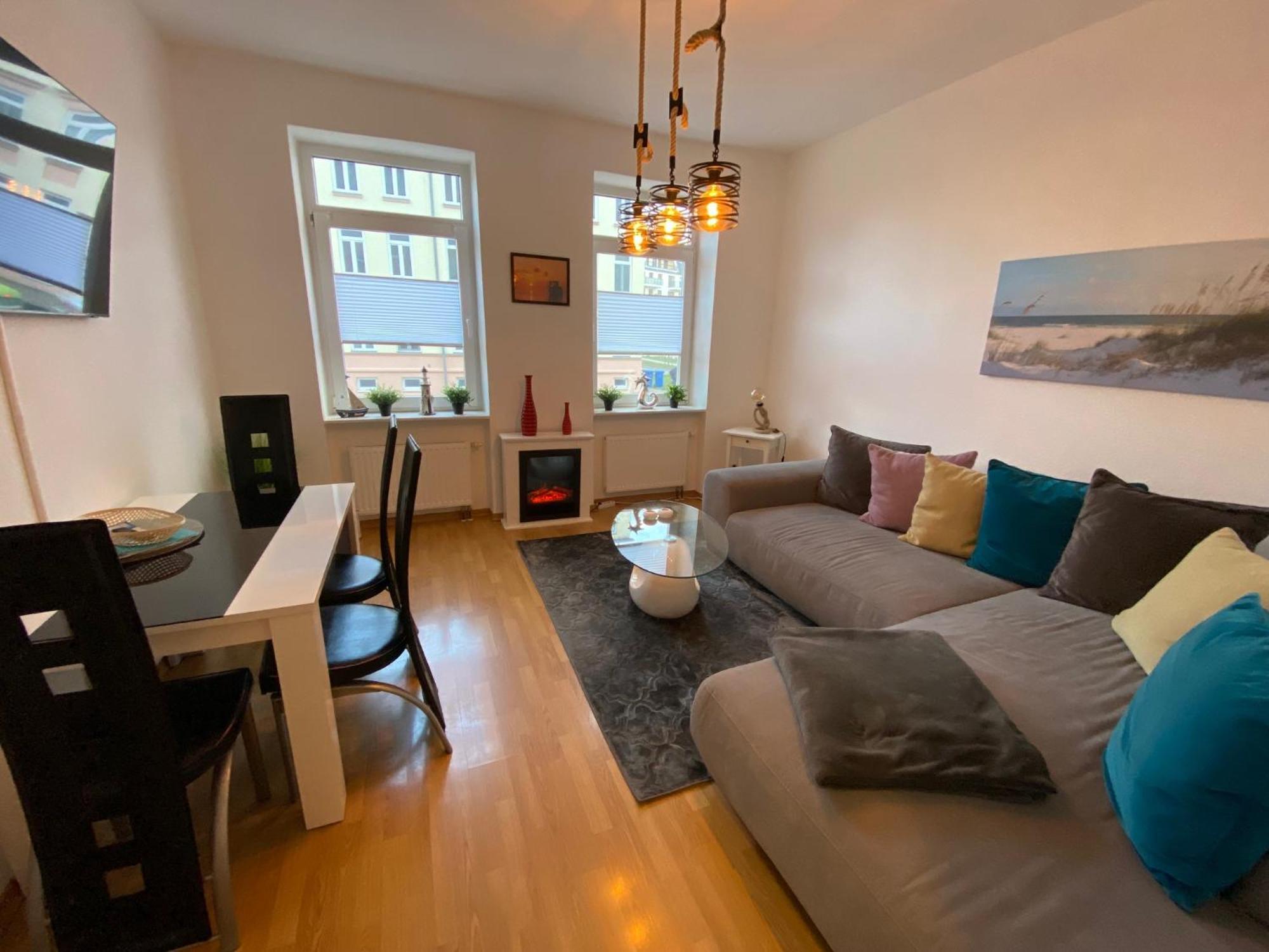 Zur Schleuse - Ferienwohnung Bis 6 Personen Mit Gem Garten Rostock Exteriör bild