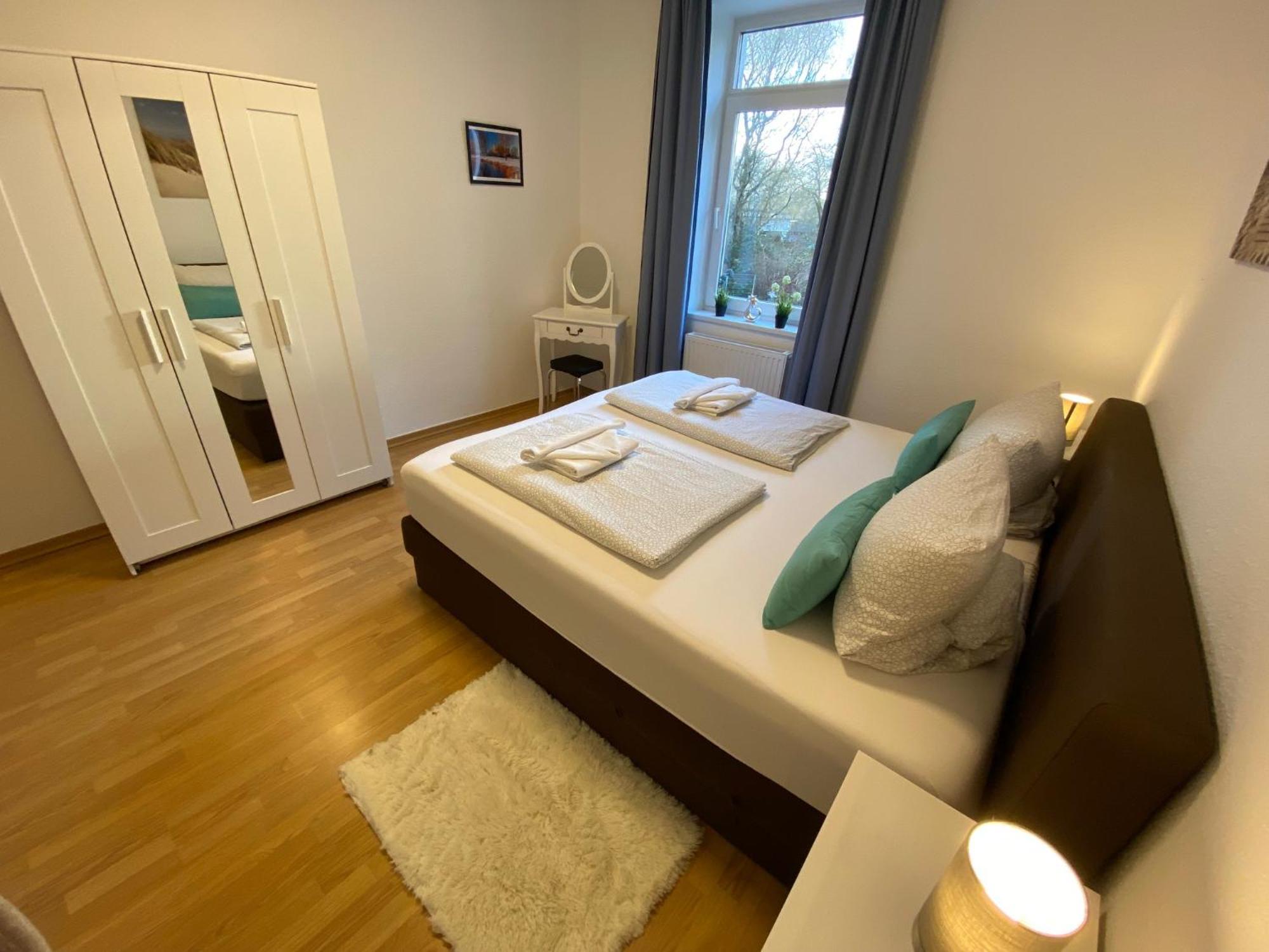 Zur Schleuse - Ferienwohnung Bis 6 Personen Mit Gem Garten Rostock Exteriör bild
