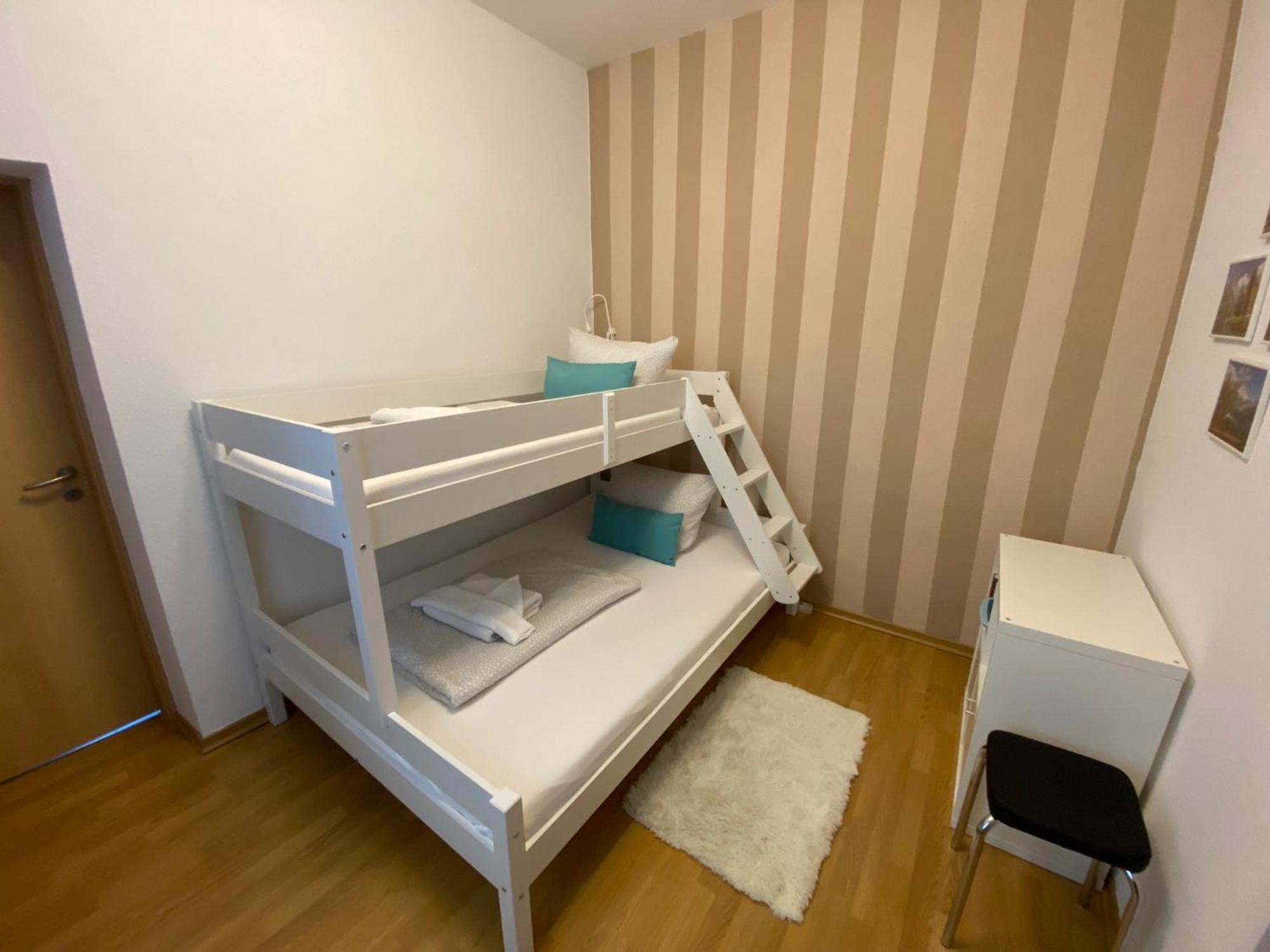 Zur Schleuse - Ferienwohnung Bis 6 Personen Mit Gem Garten Rostock Exteriör bild